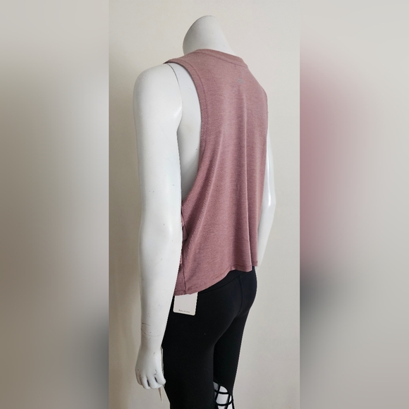 Cut It Out Crop Tank - Picture 6 of 10